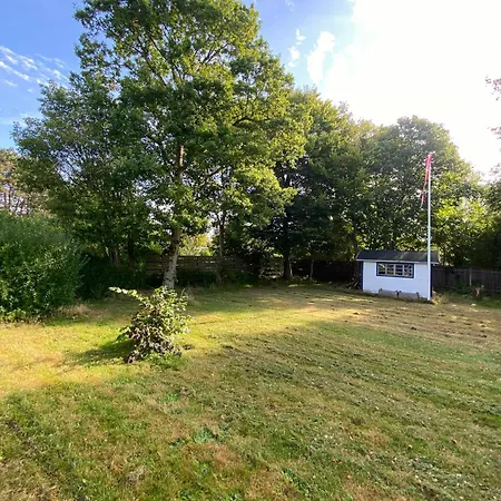With Large Garden Near Heather Hill Casa de Férias Vejby